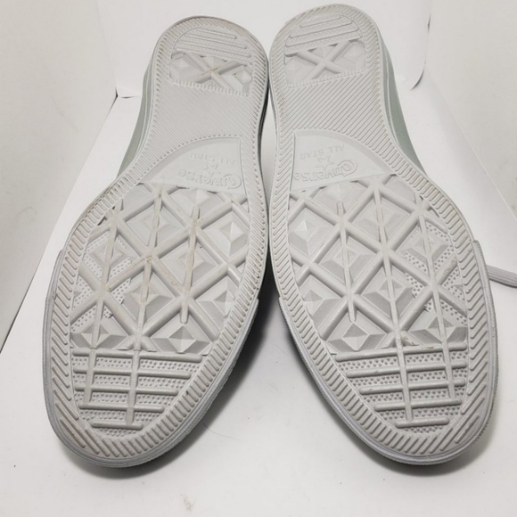 Converse...Chuck Taylor Silver size 8 adorable! - Picture 5 of 6